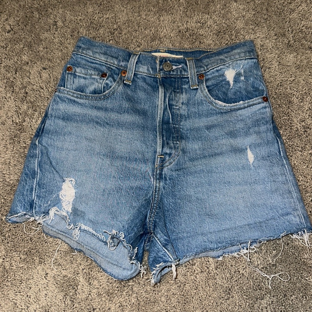 Levi’s Ribcage Lightwash Short 25